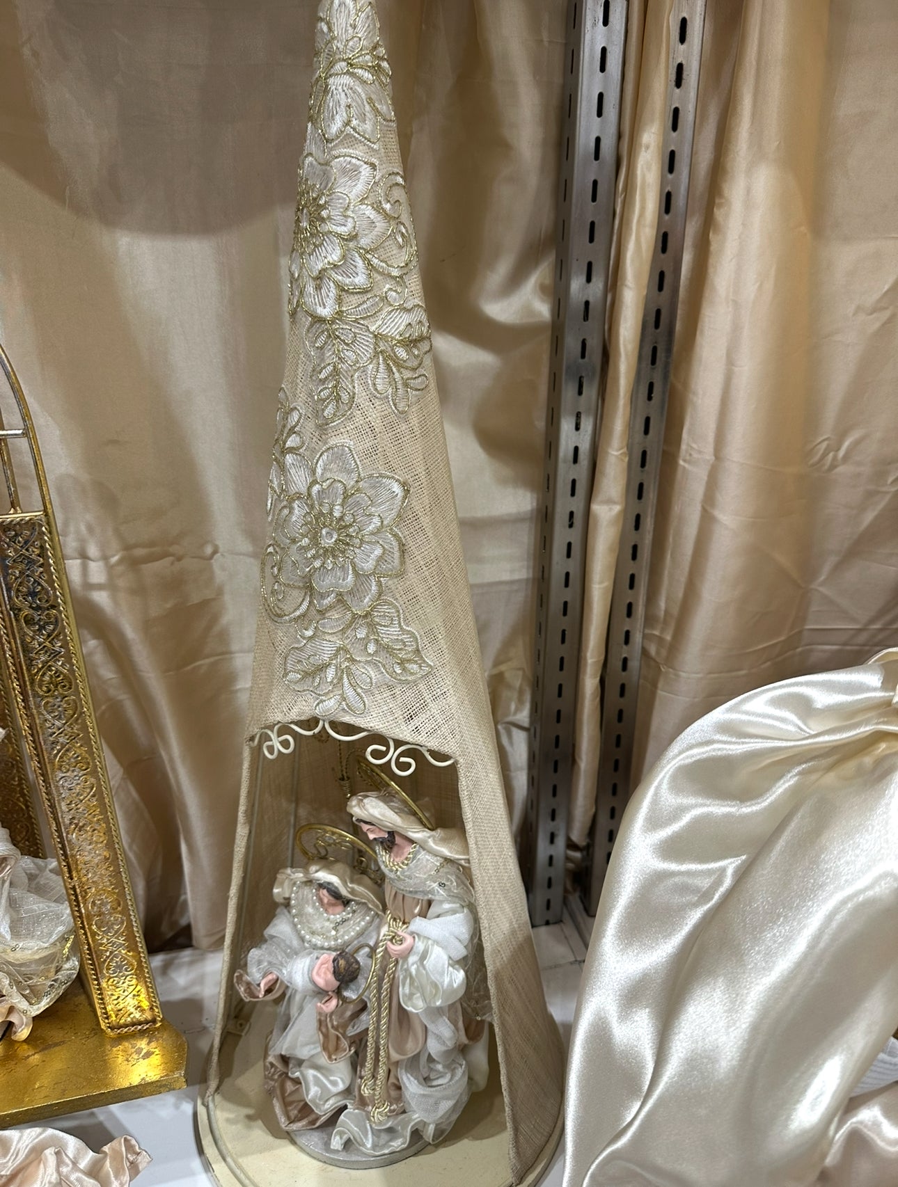 11.5 (30cm) Religious Christmas Holy Family  on 3425' (89cm) hieght Gazebo