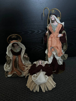 19 Holy Family- 50 cm Santas Workshop Direct