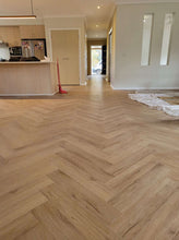 Flooring 🔔Hybrid Herringbone Flooring 🔔✅100% waterproof💦✅Built in 2mm underlay , 7mm Hybrid Herringbone ✅Simply click and lay together✅ 600*128mm *7mm ✅Ask for our installation service.⭐️Exclusive - Santas Workshop Direct 