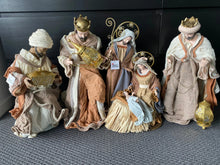 18.75”Christmas Nativity 20.25”set / scene with manger  -51 cm - Santas Workshop Direct