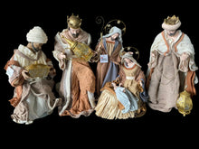 18.75”Christmas Nativity 20.25”set / scene with manger  -51 cm Santas Workshop Direct